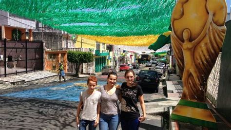 Rua De Manaus Com Decoração De R 80 Mil Prepara Festa Para Jogo Do Brasil
