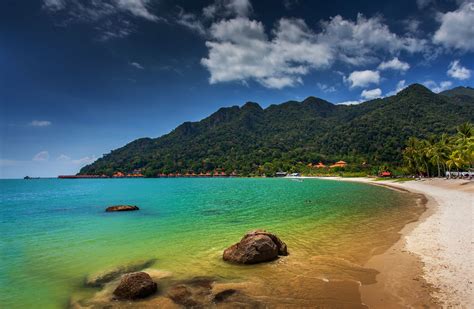 Peninsular malaysia, which is on the malay peninsula, and east malaysia, which is on the island of borneo. Where Is Langkawi: Best Way to Get to Langkawi