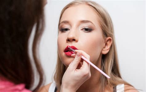Top Mistakes You Can Make When Becoming A Makeup Artist Qc Makeup Academy
