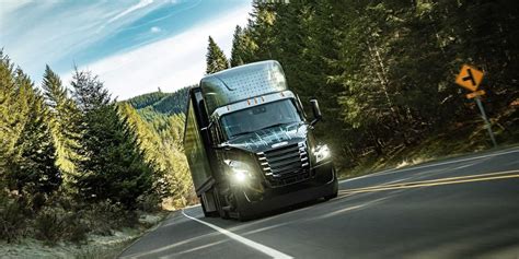 Daimler Trucks представили свою найбільшу електричну вантажівку