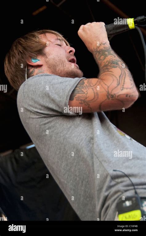 Craig Owens Of Chiodos Performs Live On The Vans Warped Tour At Home