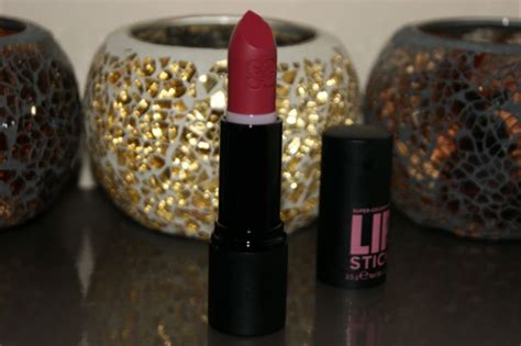 Soap And Glory Lipstick In Pom Pom Review The Sunday Girl