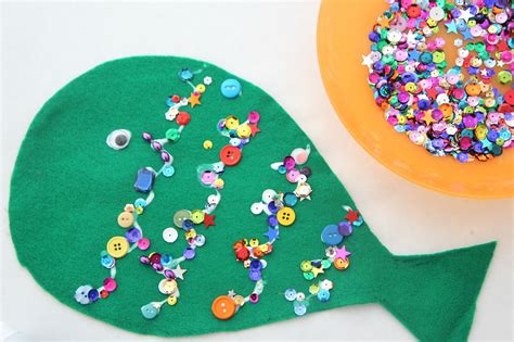 Toddler Approved Sparkly Felt Fish Craft For Toddlers