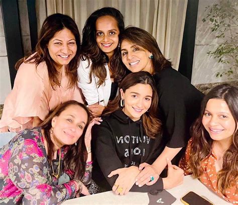 Alia Bhatt Spends Birthday With The Most Important Women In Her Life Bf Ranbir Kapoors Mom