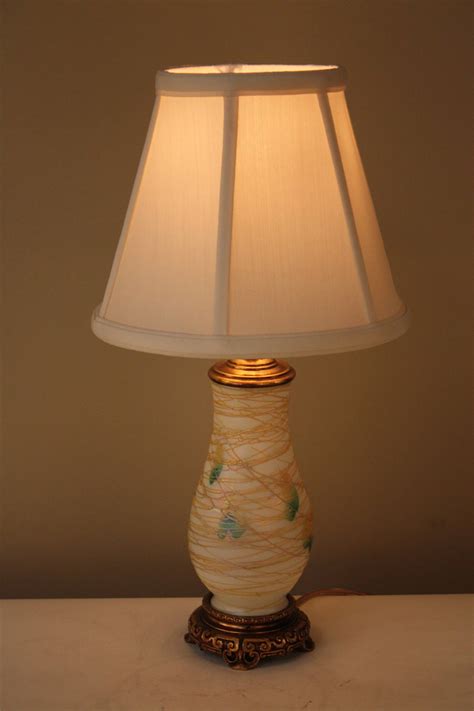 American Art Glass Lamp By Quezal At 1stdibs Quezal Lamp
