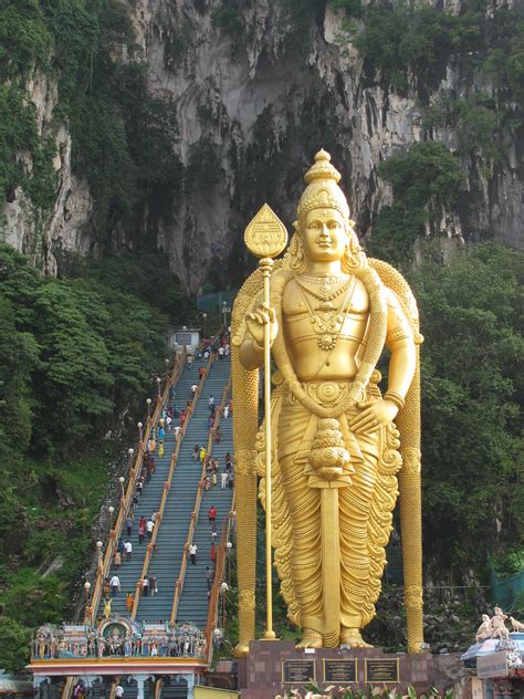 The batu caves has three main caves and several smaller caves that dot the entire complex. Batu Caves, Kuala Lumpur | Taken from the base of Batu ...