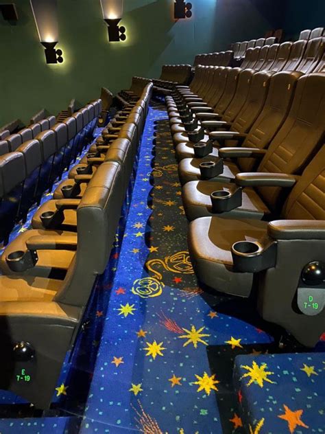 It is the largest malaysian cinema company, with most of its cinemas are located in the mid valley megamall with 21 screen cinemas and 2763 seats. Golden Screen Cinema Kongsi Cara Mereka Jaga Panggung ...
