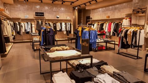 The total price charged for a product sold to a customer, which includes the manufacturer's cost plus a retail markup. 8 Examples of Successful Retail Store Layout design Ideas
