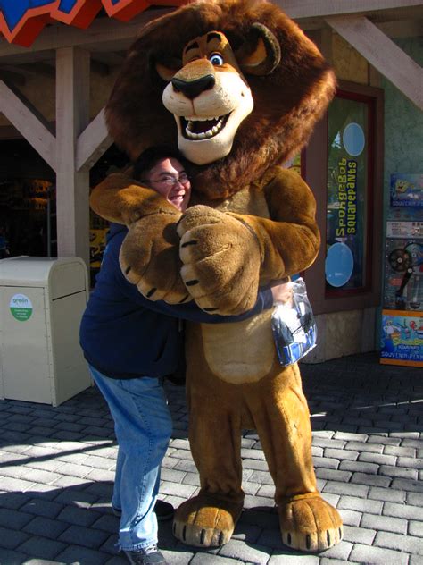 Meeting Alex the Lion at Universal Studios | Loren Javier | Flickr