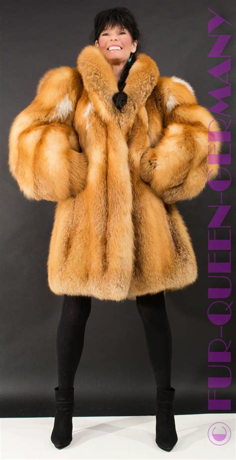 Pin By Valeri Lera On Fur Fashion Fur Street Style Fur Coat Fur Hood Coat