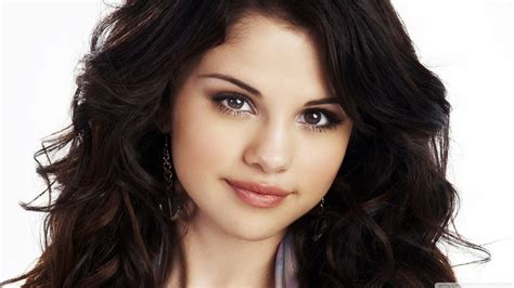 Selena Gomez Wallpapers Beautiful Wallpapers Collection 2014