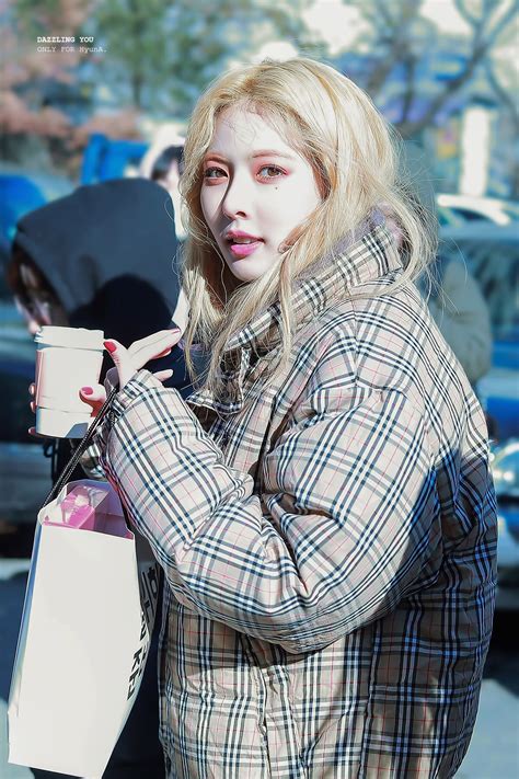 Blondes (may) have more fun, but they can also have a harder time maintaining their desired hair color. Hyuna Image #164351 - Asiachan KPOP Image Board