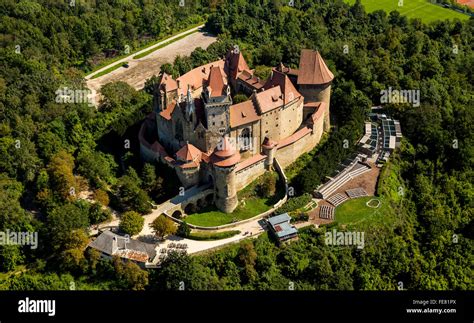 Luftbild Burg Kreuzenstein Mittelalterliche Burg Leobendorf