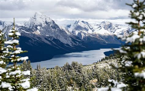 Snowy Maligne Lake Jasper Np Alberta Mountains Canada Snow Clouds