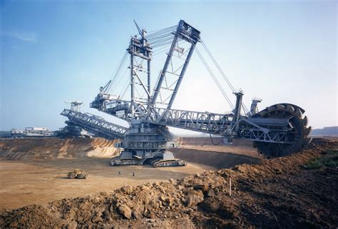 10 Of The Largest And Strangest Machines In The World
