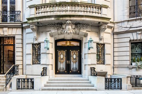 A Real Estate Developer Has Hoisted His Opulent Manhattan Townhouse