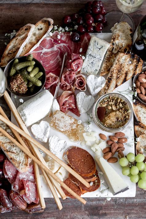 How to Put Together A Great Cheese & Charcuterie Board ...