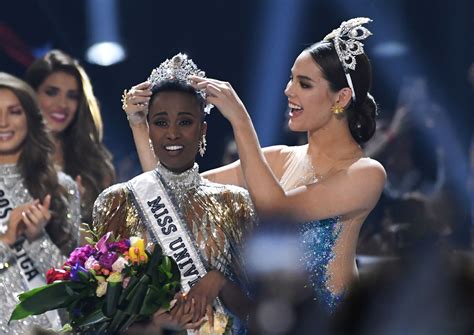 Actual Ganadora De Miss Universo Envuelta En Polémica Tras Grabar Video Secándose Las Lágrimas