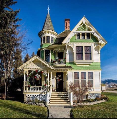 Pin By Elizabeth Heritage On Grand Old Homes Victorian Homes