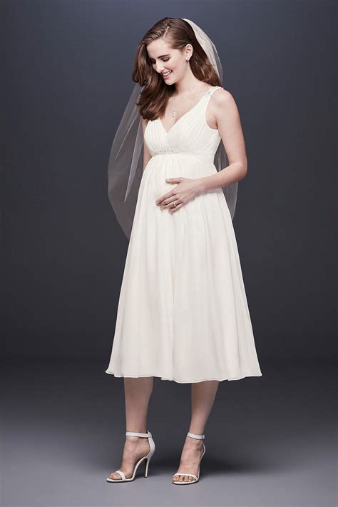 The 16 Best Maternity Wedding Dresses For Every Bridal Style