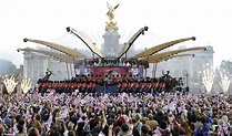 Queen's Diamond Jubilee 2012: Millions witness breathtaking fireworks ...