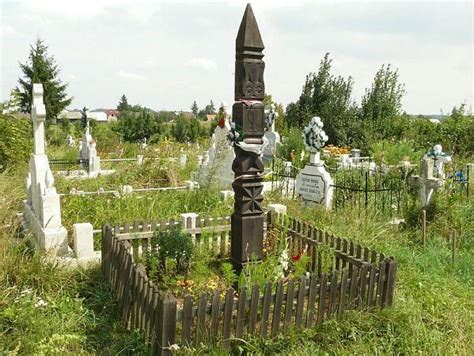 Frătăuții vechi is a commune located in suceava county, romania. Măneuţi(Frătăuţii Vechi)