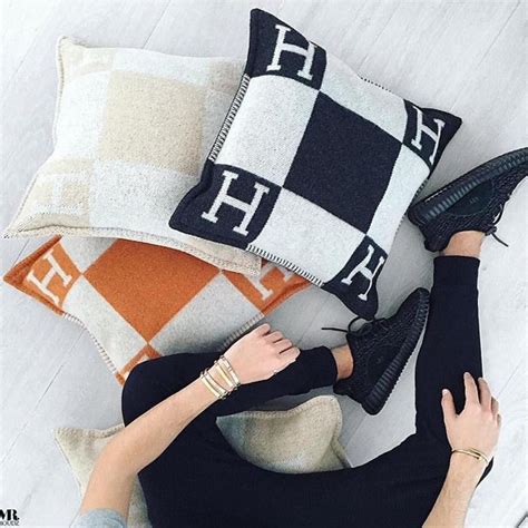 Shop our hermes pillow selection from the world's finest dealers on 1stdibs. three beautiful HERMÈS Pillows. (With images) | Hermes ...