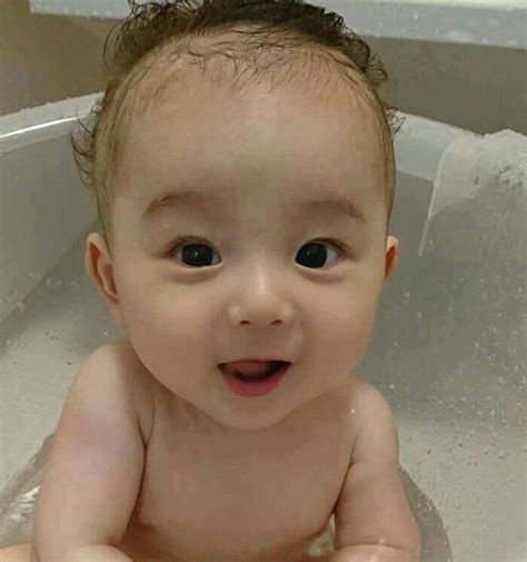 Idea By Mary Lou Viscaya On Babies Cute Asian Babies Japanese Baby