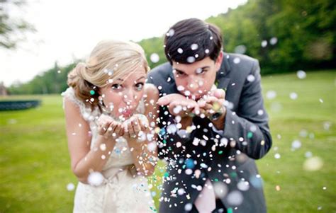 Your wedding day is one of most anticipated moments of your life! Wedding Photo Ideas: 10 Creative Ways To Pose - crazyforus