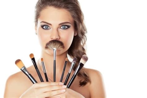 how to clean your make up brushes properly wellnessbin