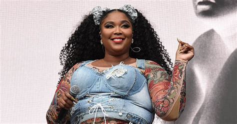 Lizzo Shares Completely Nude Snap As She Tells Haters Kiss My A Daily Star