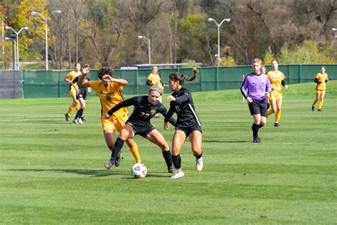 Womens Soccer Holds Uwm Panthers To A Draw The Oakland Post