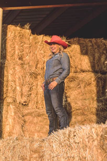 70 Blonde Rodeo Cowgirl Wearing A Cowboy Hat Stock Photos Pictures