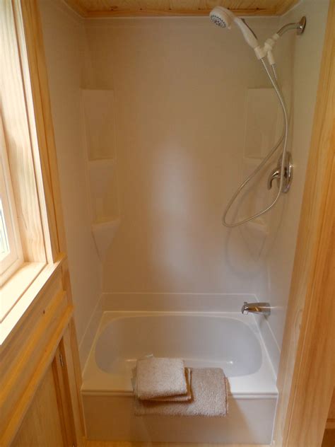 There are lots of ways in which you can make this combination work in small and large bathrooms alike plus, the tub shower combo is actually very. japanese soaking tub shower combination - Ofuro Soaking ...
