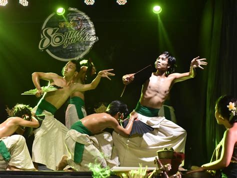 Film ini menceritakan kisah cinta yang unik, lucu. "Kenapa Legong" Angkat Maskulinitas Legong dan Teks Japatuwan