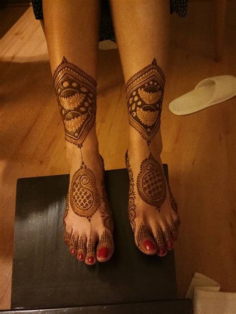 Mehendi Artists In Delhi Ncr Shalini Mehendi Artist And Academy