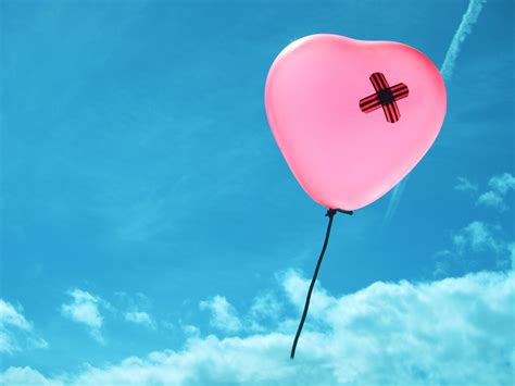 วอลเปเปอร์ หัวใจ ท้องฟ้า สีน้ำเงิน ลม บอลลูน ของเล่น สีชมพู