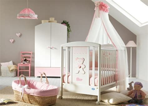 Betthimmel laden zum träumen und wohlfühlen ein. Babybett komplett - Babyzimmer im italienischen Stil