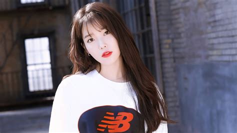 Iu Iu Lee Ji Eun Asian Long Hair Red Lipstick Looking At Viewer Makeup