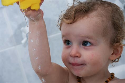 How To Bathe Your Baby Safely