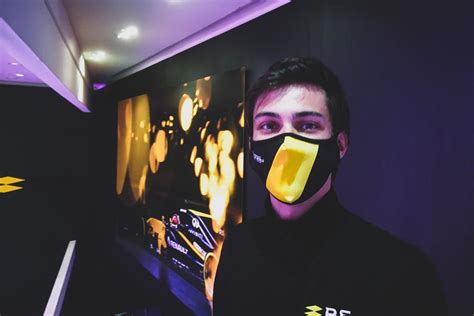 Nach mehreren operativen eingriffen und krankheiten ist der dreimalige weltmeister auf dem weg der besserung. Renault F1 Team begins selling face masks - Speedcafe