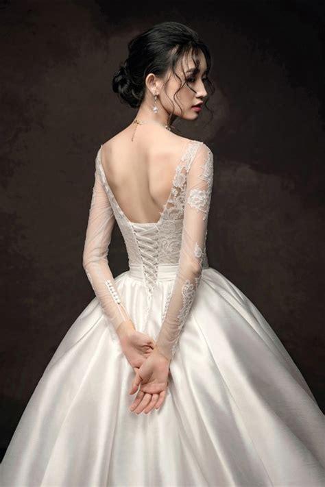 We recommend the best undergarments for each type of bridal gown. Long Sleeve Corset Back Lace Bodice Satin Skirt Ball Gown ...