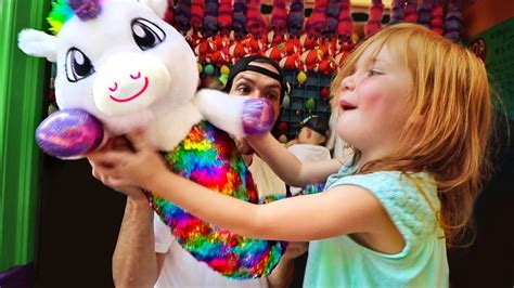 Unicorn Mermaid WINNER Adley Plays New Amusement Park Games To Win Toys With Mom And Dad