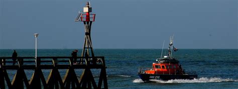 Sea Launch Rescuer Back To The Harbourcourseulles Normand Flickr