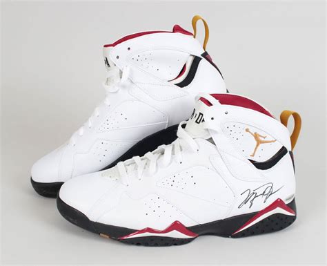 2011 Chicago Bulls – Michael Jordan Signed Air Jordan Retro Nike