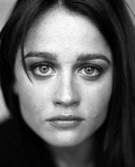 robin tunney death fact check birthday and age dead or kicking