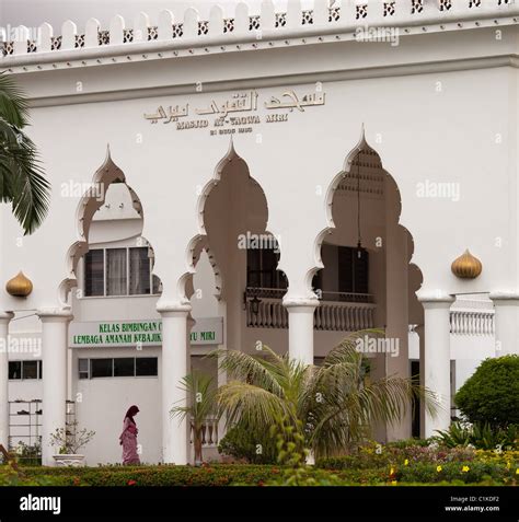 Entering Mosque Stock Photos & Entering Mosque Stock Images - Alamy