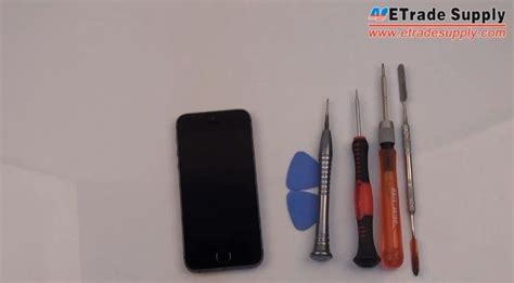 How To Replace The Iphone 5s Cracked Screen Iphone 5s Cracked Screen