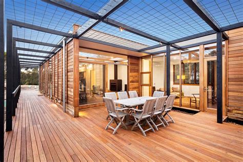 This modular mobile container house has the coolest design ever, and even has room for a sauna near the entrance. Prefab Vacation Home - Modular Indoor/Outdoor Living