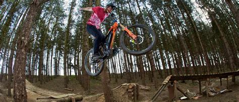 Video Sam Pilgrim Rides Twisted Oaks Bike Park For A Feature In Mbuk